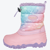 Linke Seitenansicht des Playshoes Winterstiefels in Rosa mit Regenbogen-Schaft, Herzchenprint, Logo-Aufnäher und lila Profilsohle.